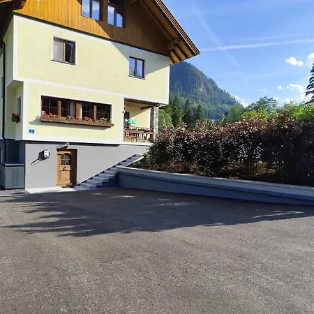 Haus Im Gruenen * Gosau